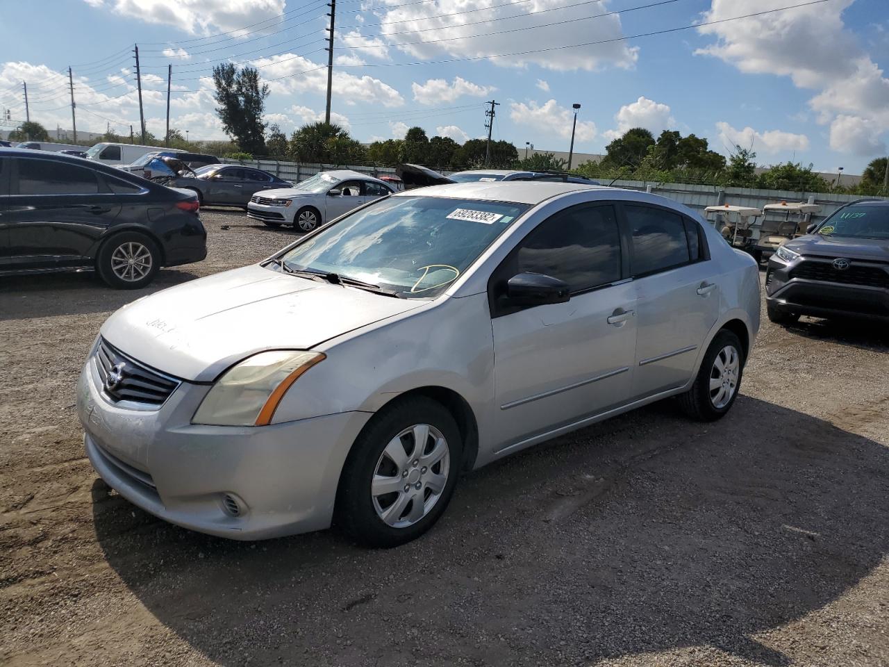 Nissan Sentra 2-0 (2010)