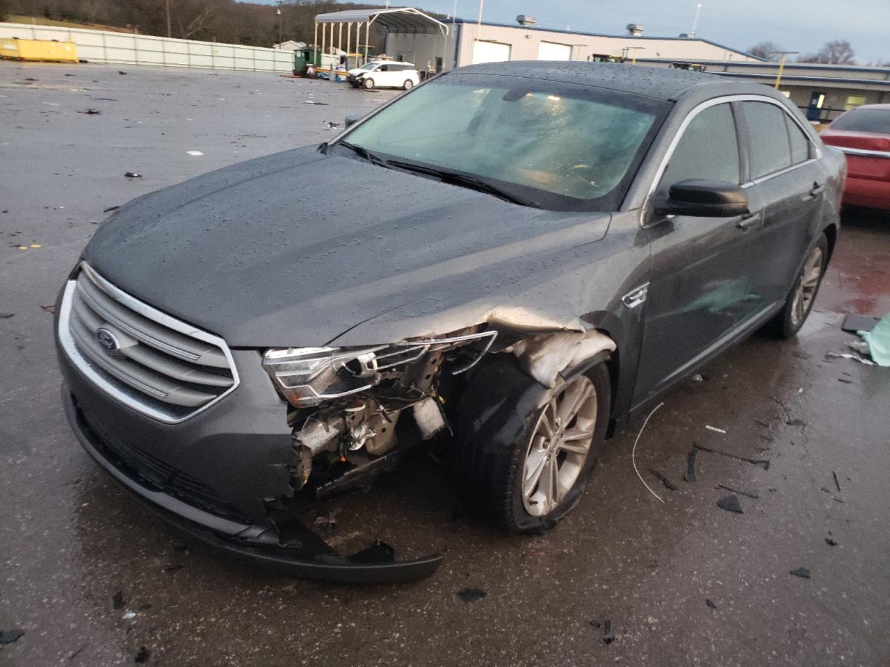 Ford Taurus se (2016)