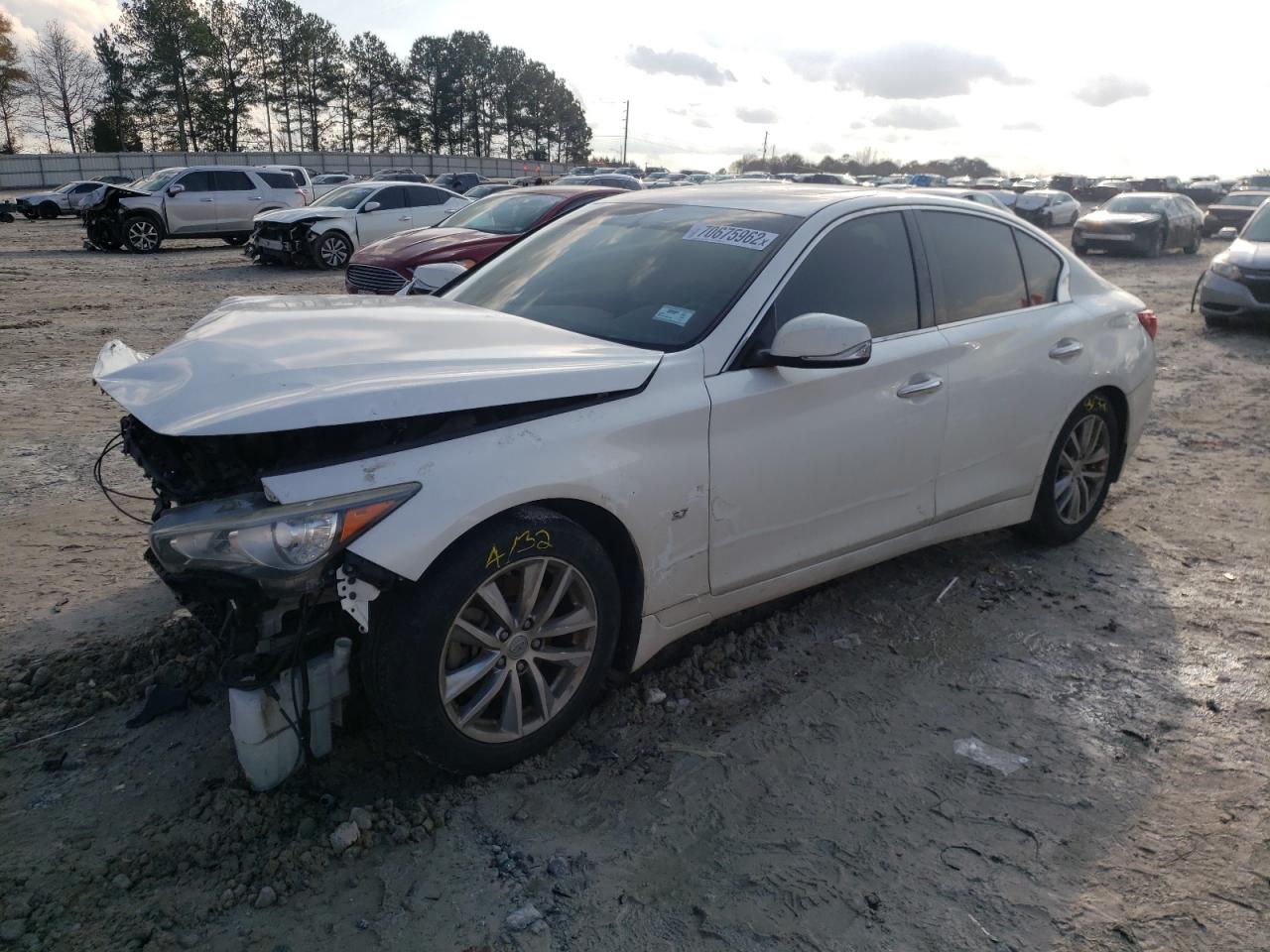 Infiniti Q50 base (2014)