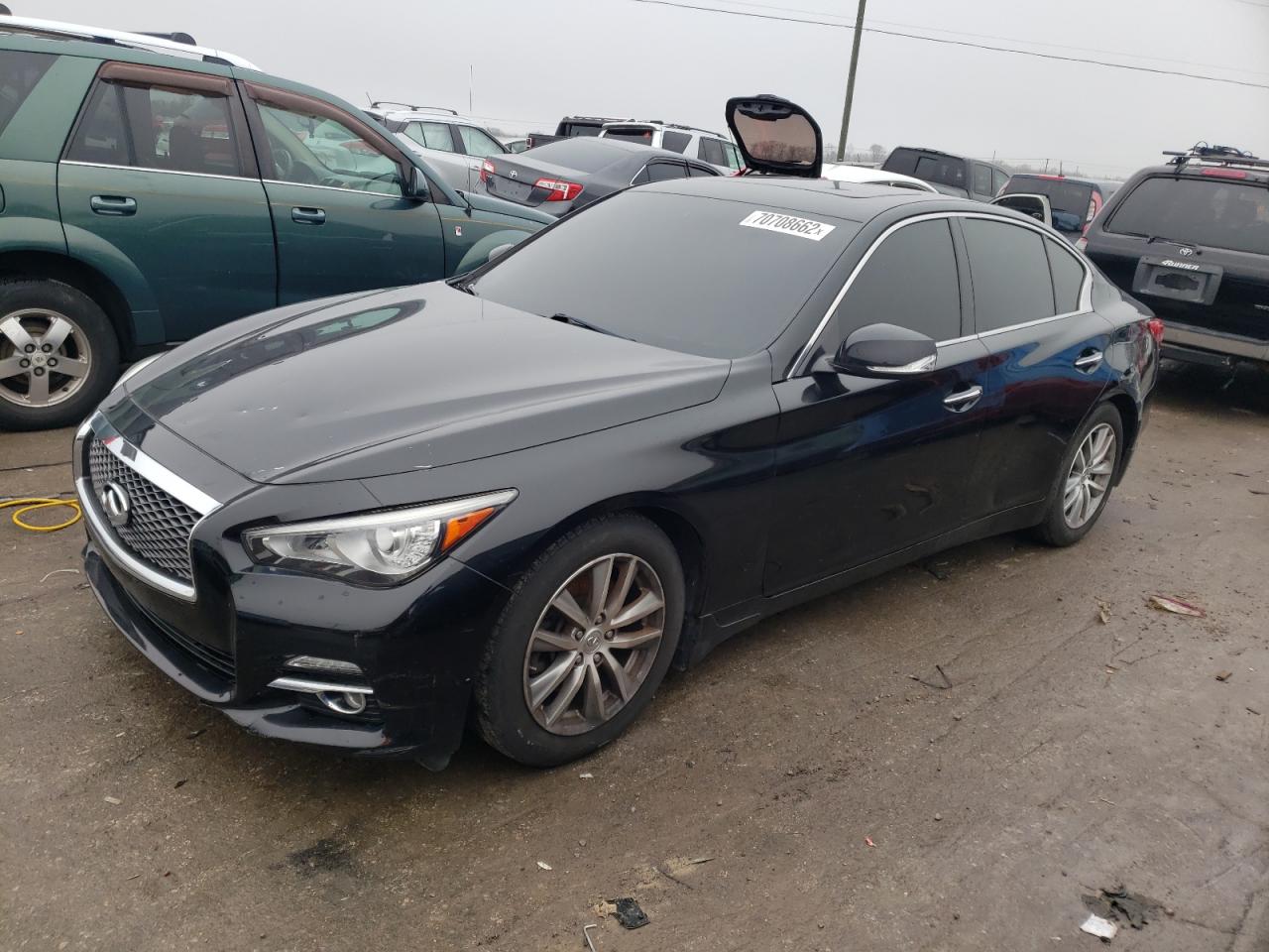 Infiniti Q50 base (2015)