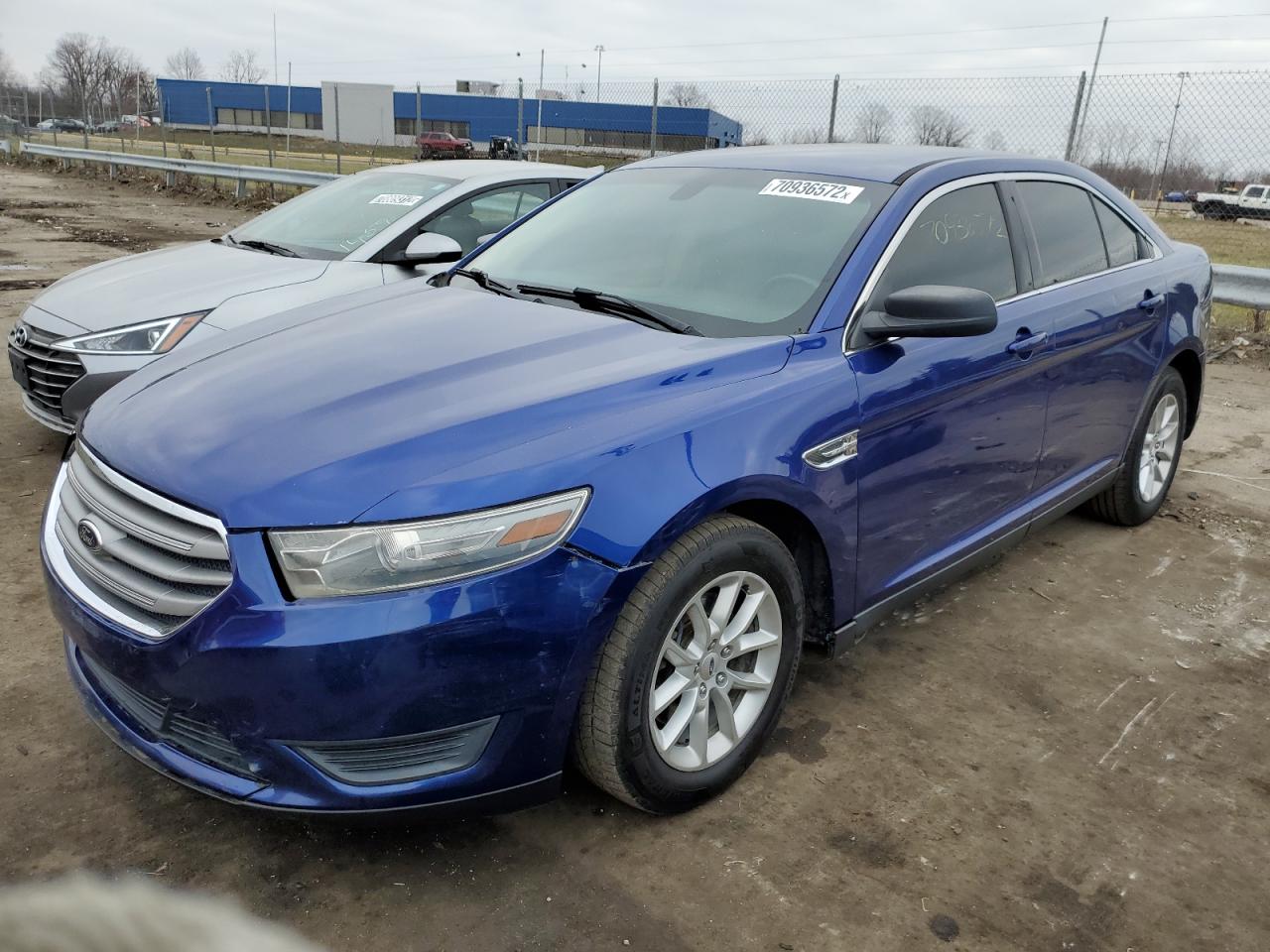 Ford Taurus se (2013)