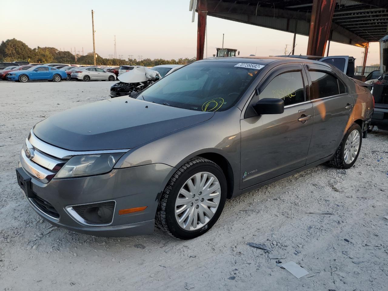 Ford Fusion hyb (2012)