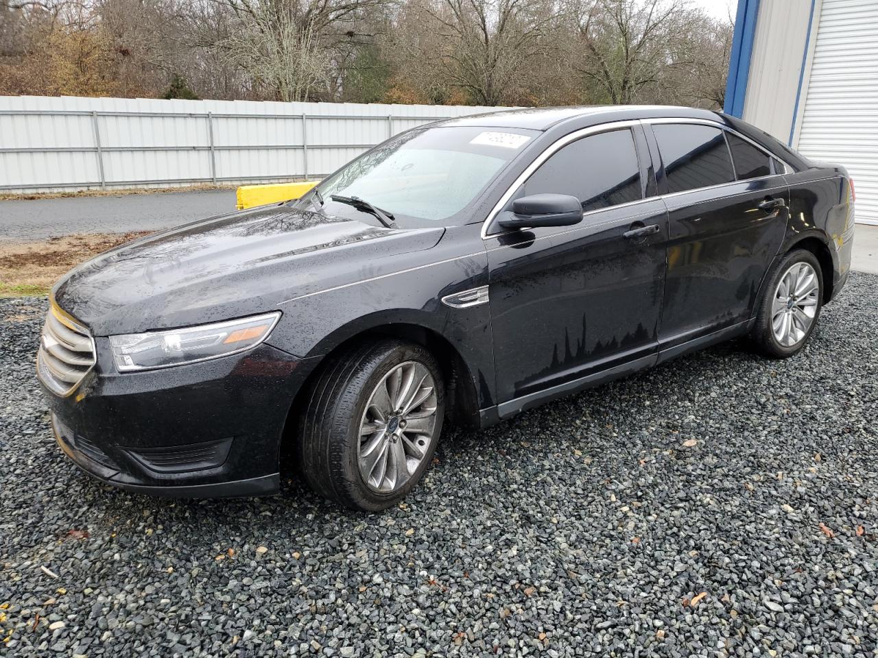 Ford Taurus se (2016)
