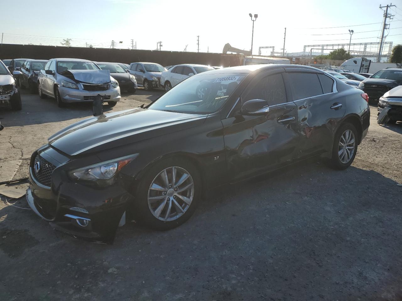 Infiniti Q50 base (2015)
