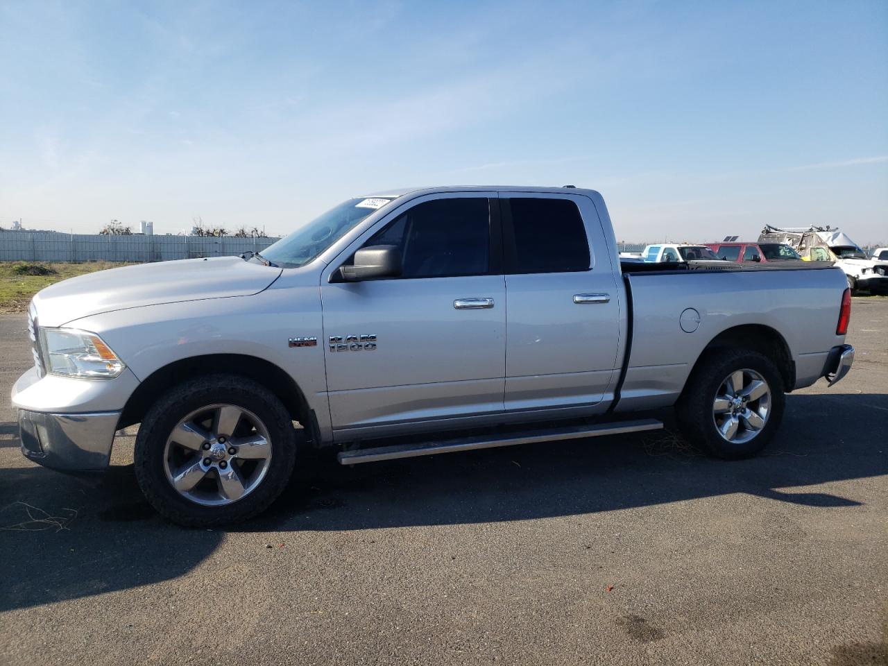Ram 1500 slt (2015)