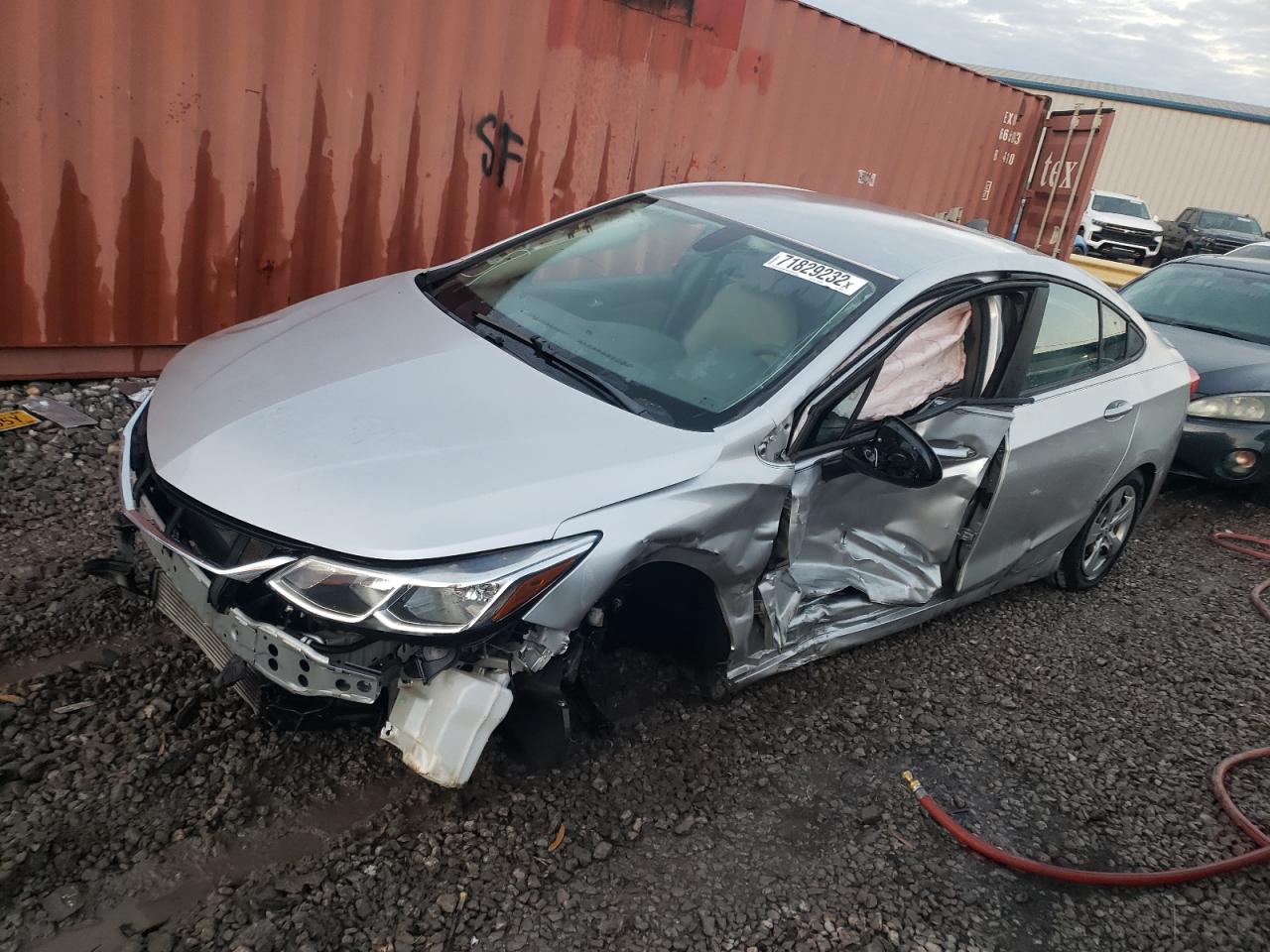 Chevrolet Cruze ls (2017)