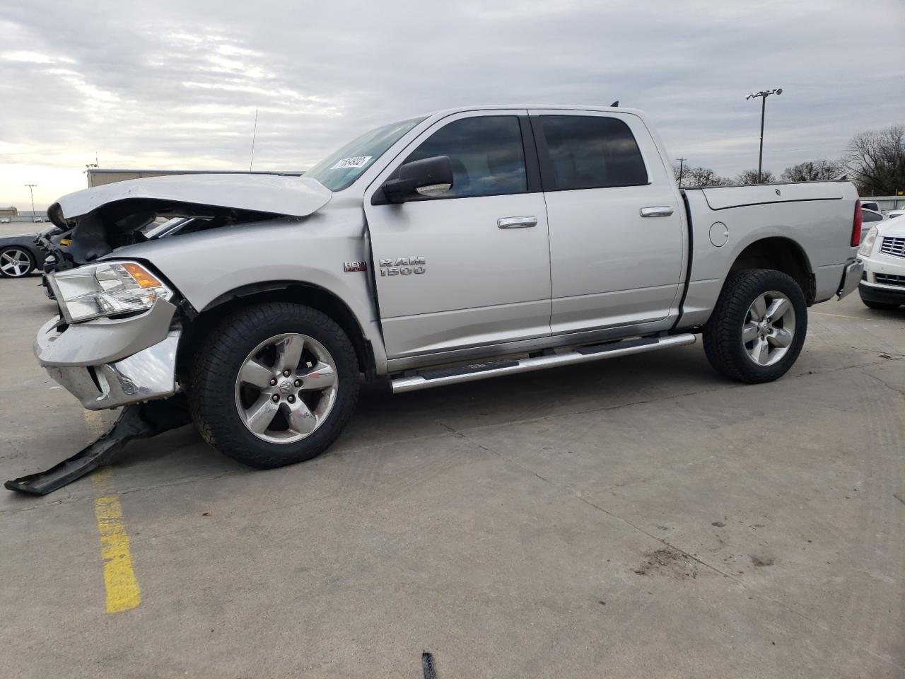 Ram 1500 slt (2017)