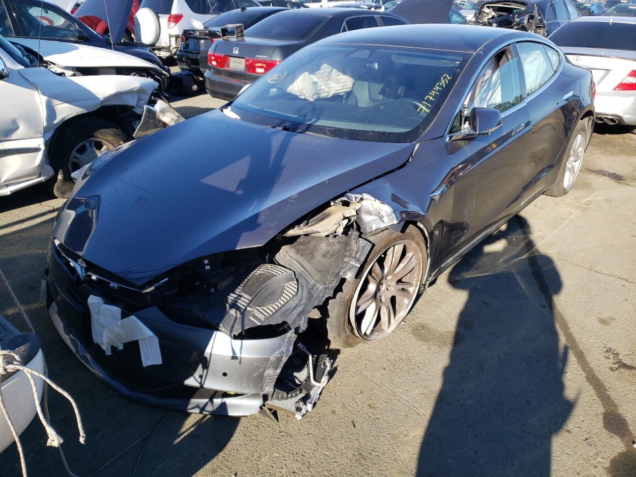 Tesla Model s (2021)