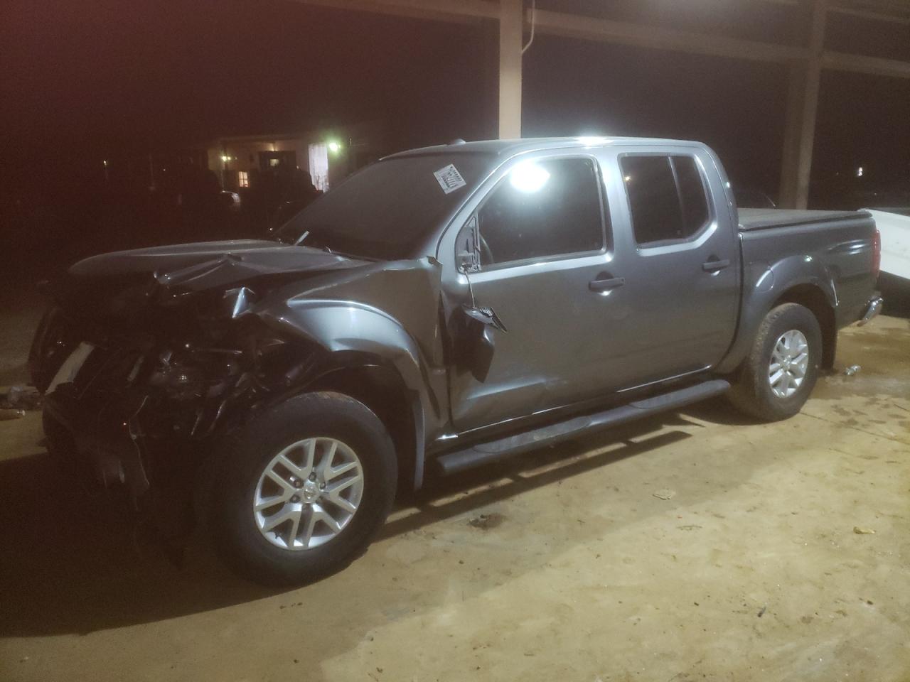 Nissan Frontier s (2017)