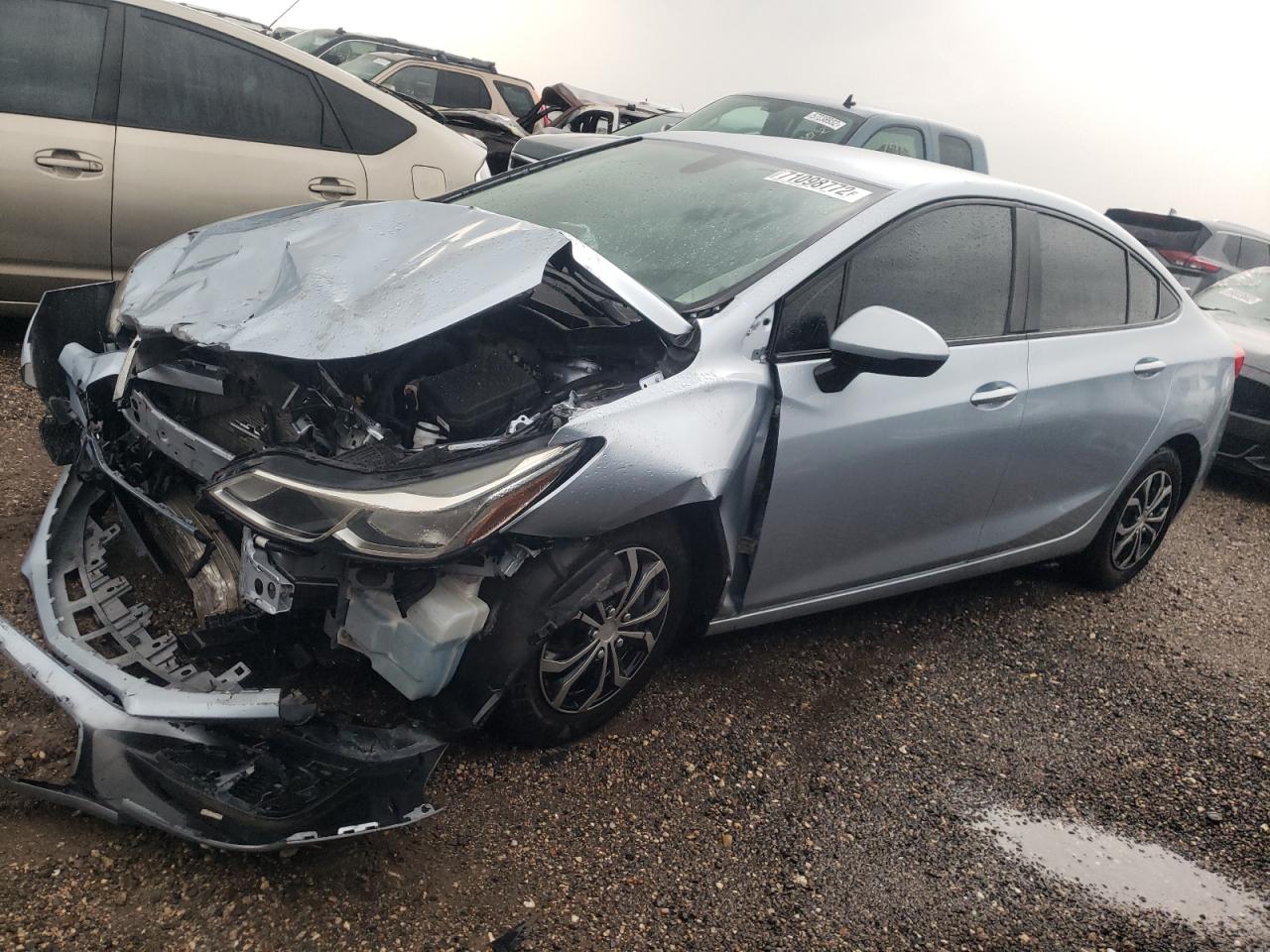 Chevrolet Cruze ls (2017)