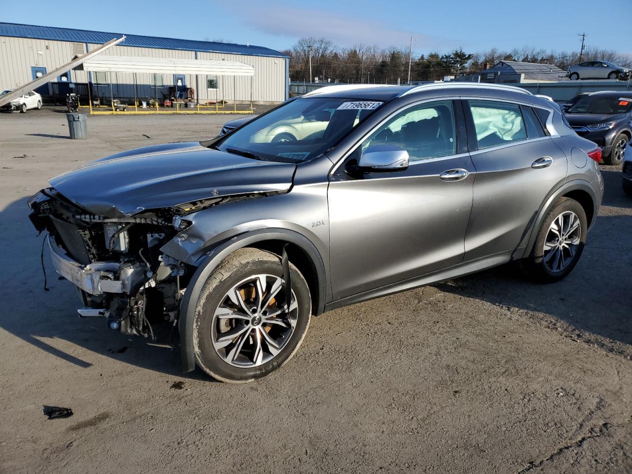 Infiniti Qx30 base (2017)