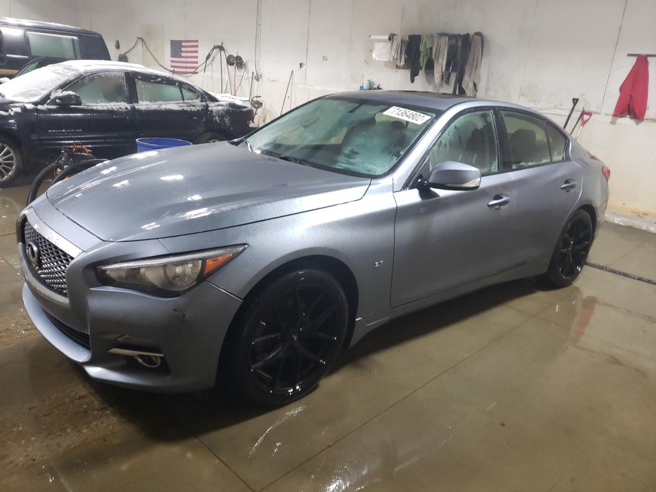 Infiniti Q50 base (2015)