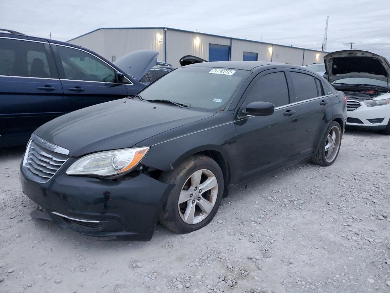 Chrysler 200 lx (2012)