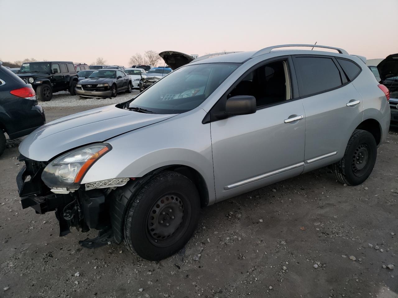 Nissan Rogue sele (2015)
