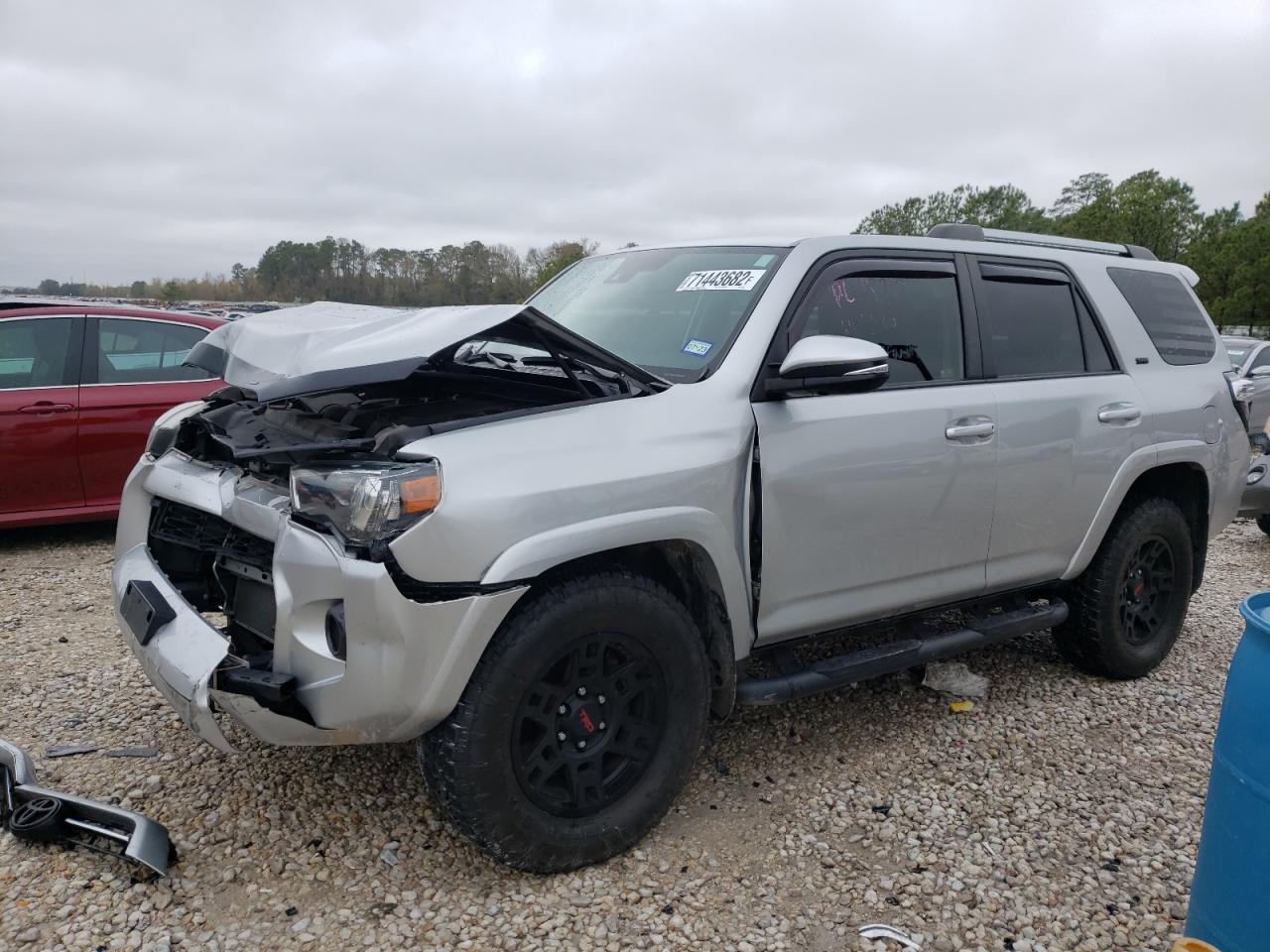 Toyota 4runner sr (2020)