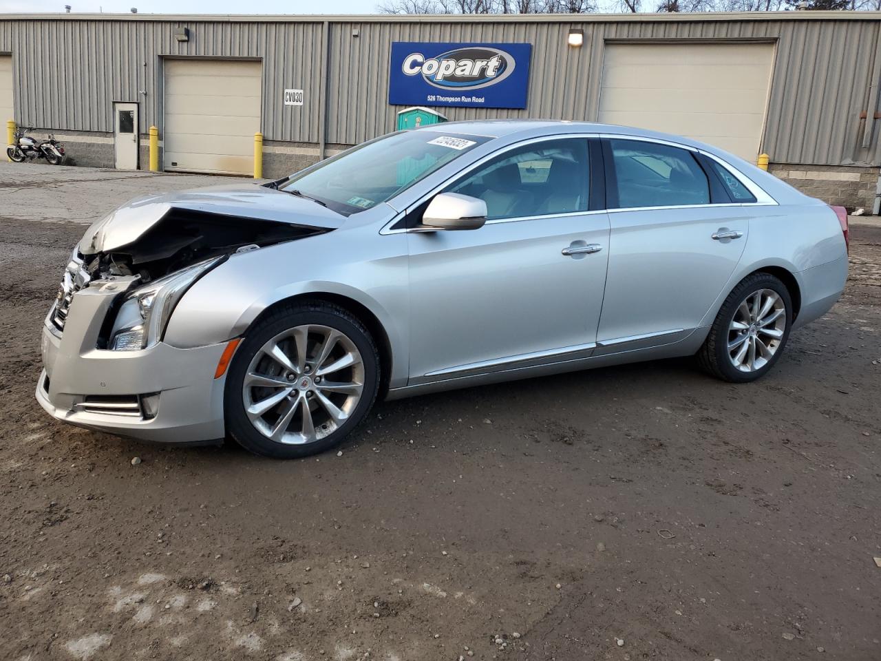 Cadillac Xts luxury (2013)