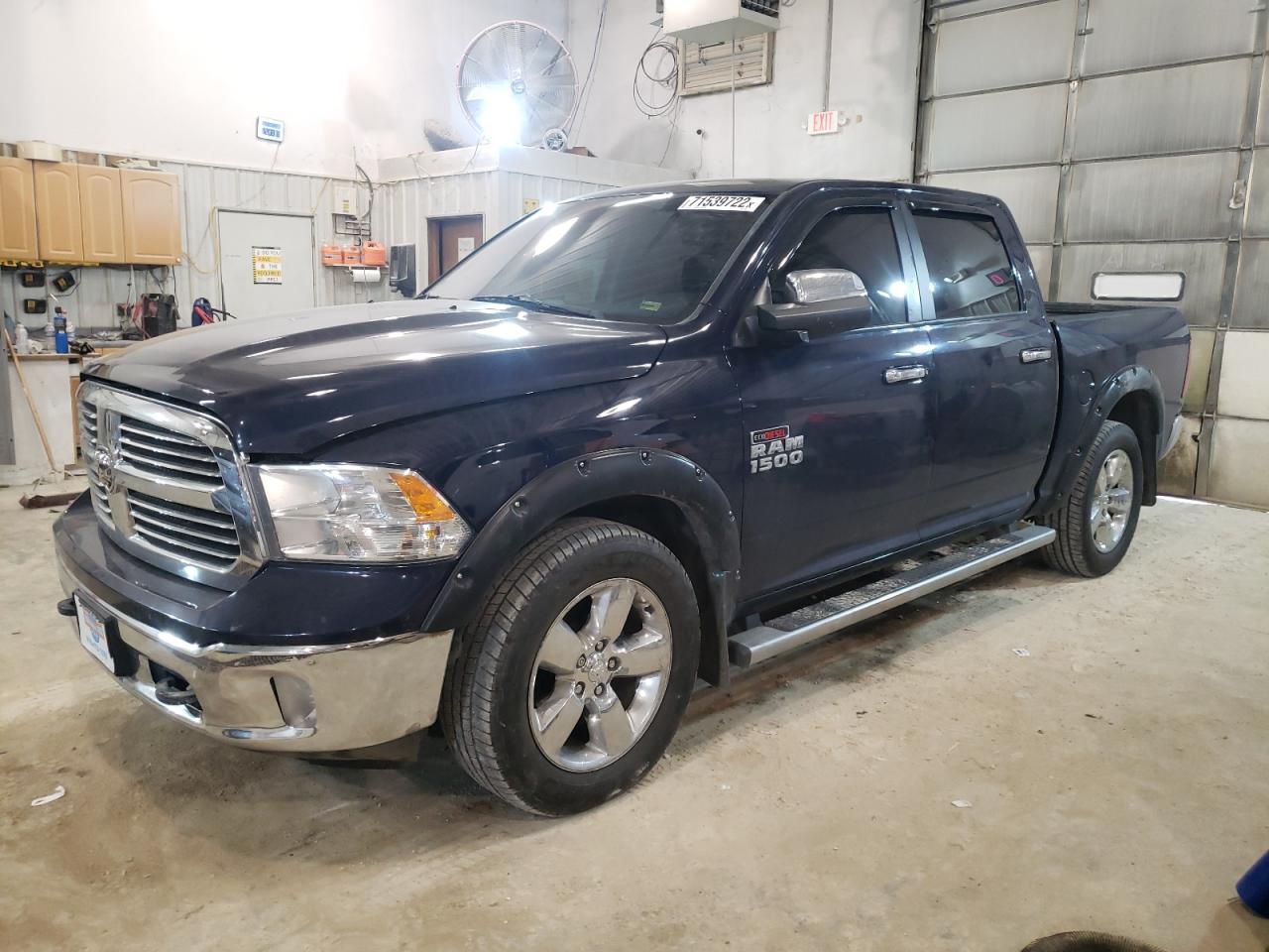 Ram 1500 slt (2015)