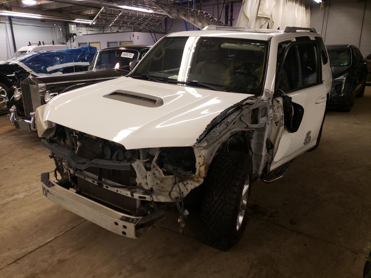 Toyota 4runner sr (2015)