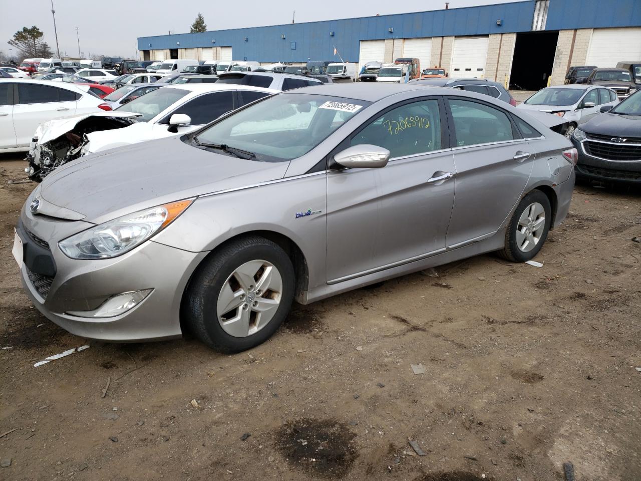 Hyundai Sonata hyb (2011)