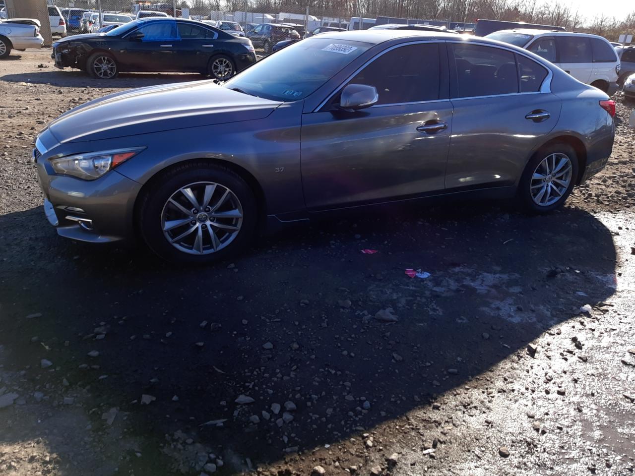 Infiniti Q50 base (2015)