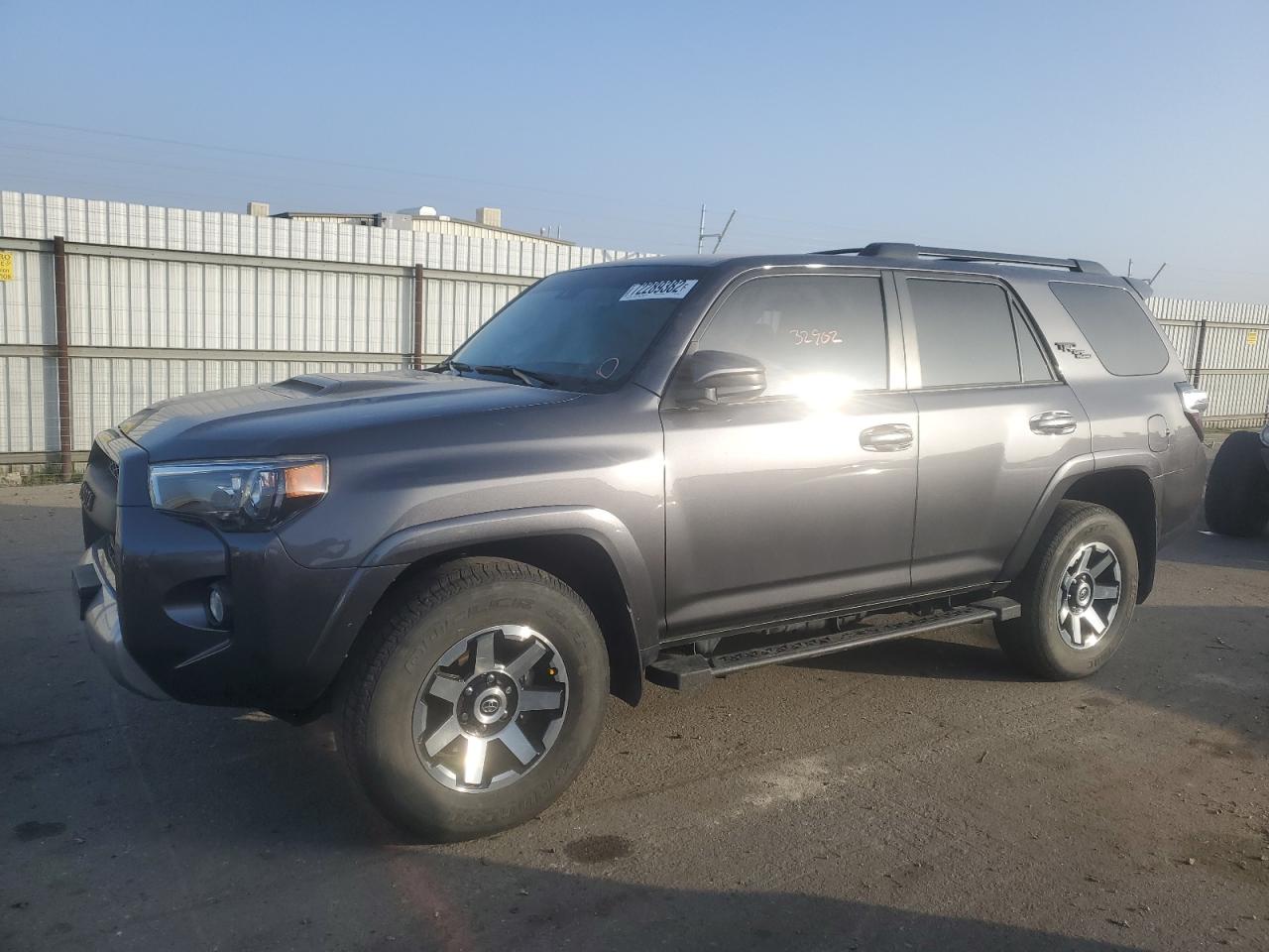 Toyota 4runner sr (2020)