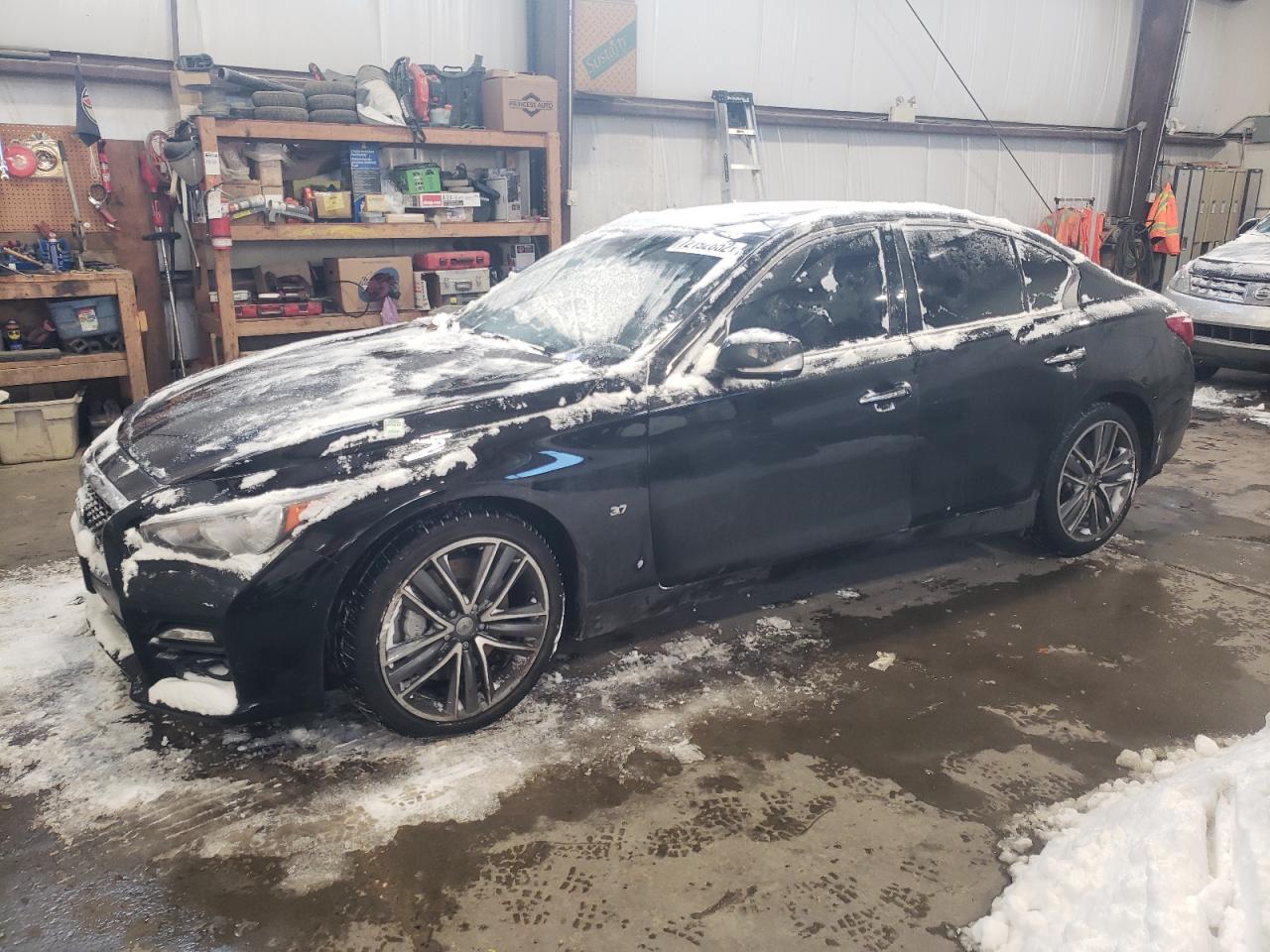 Infiniti Q50 base (2015)