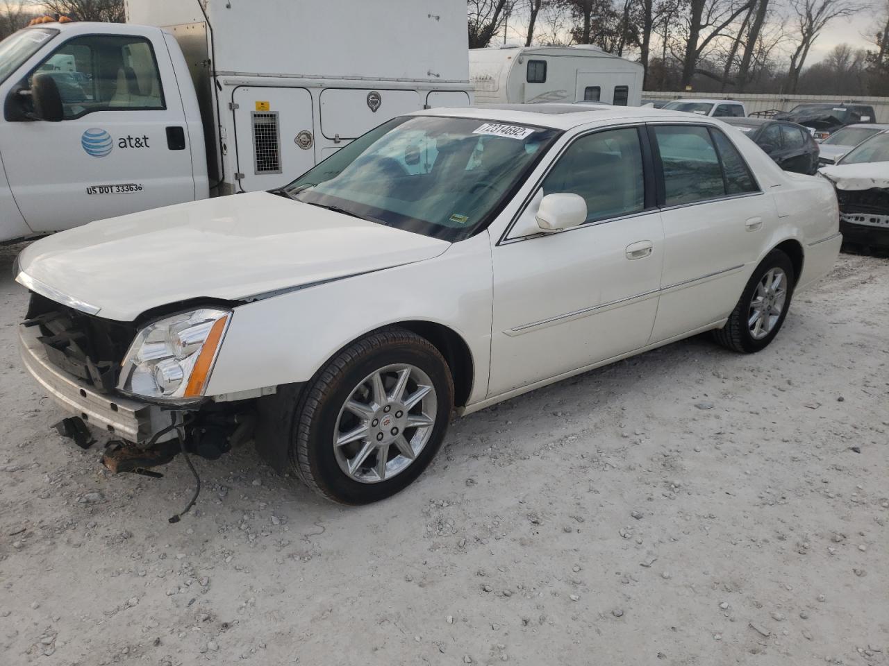 Cadillac Dts luxury (2010)
