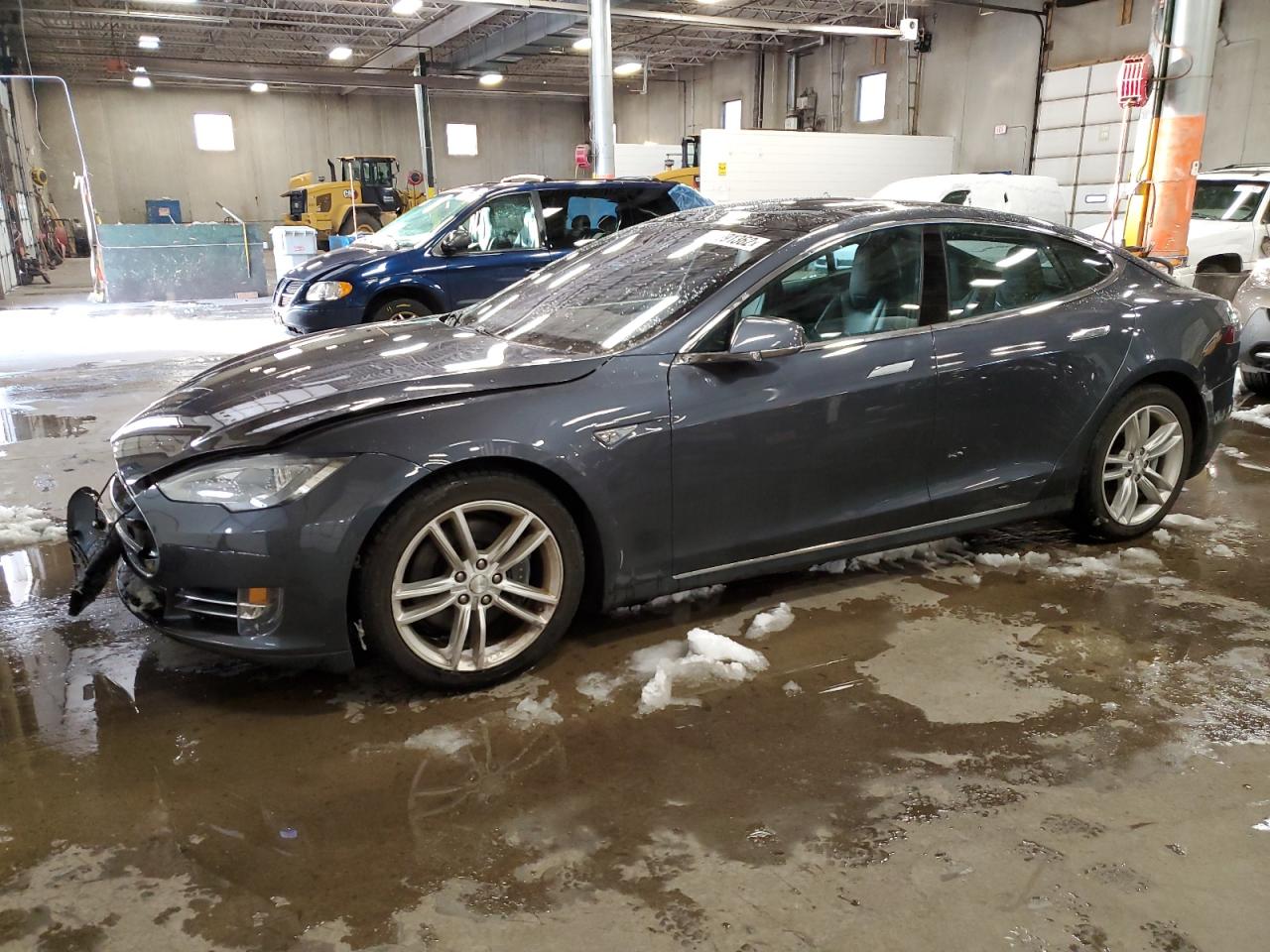 Tesla Model s (2015)