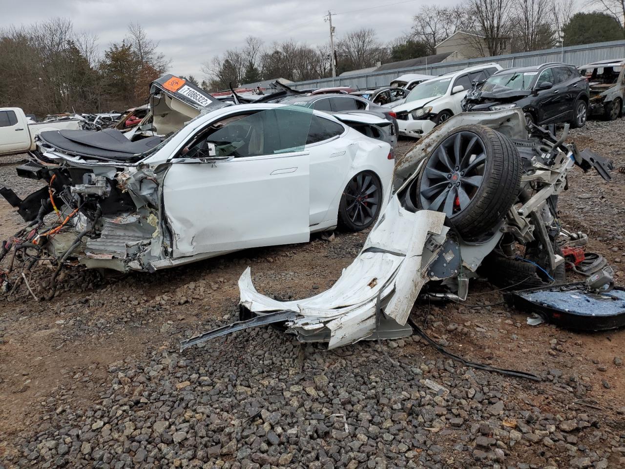 Tesla Model s (2016)