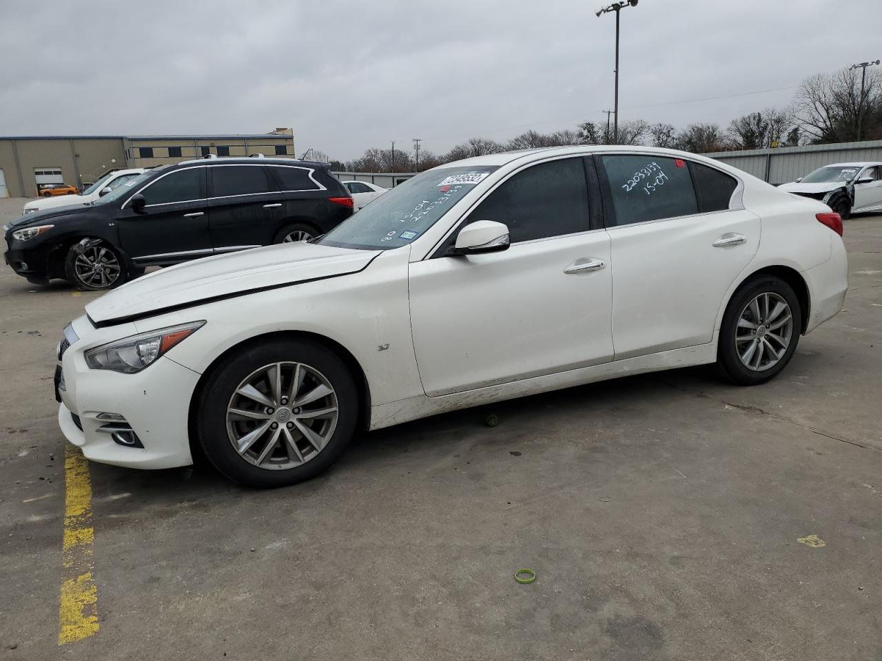 Infiniti Q50 base (2015)