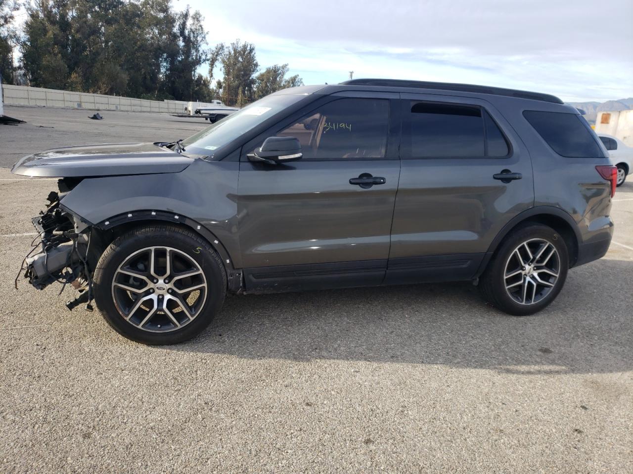Ford Explorer s (2016)