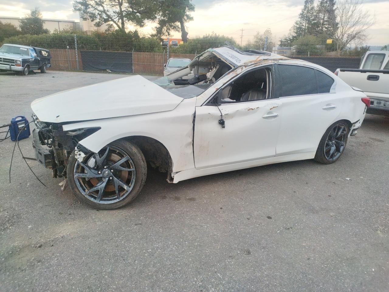 Infiniti Q50 base (2015)