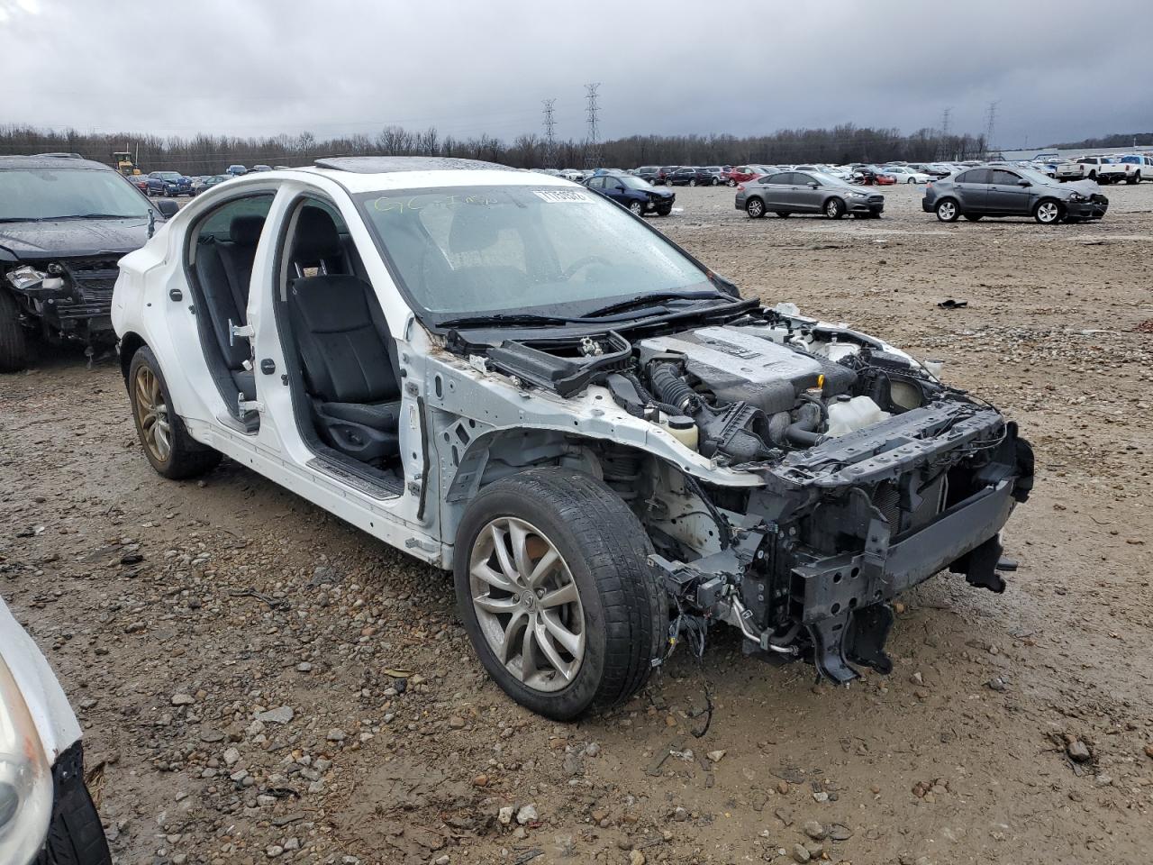 Infiniti Q50 base (2015)