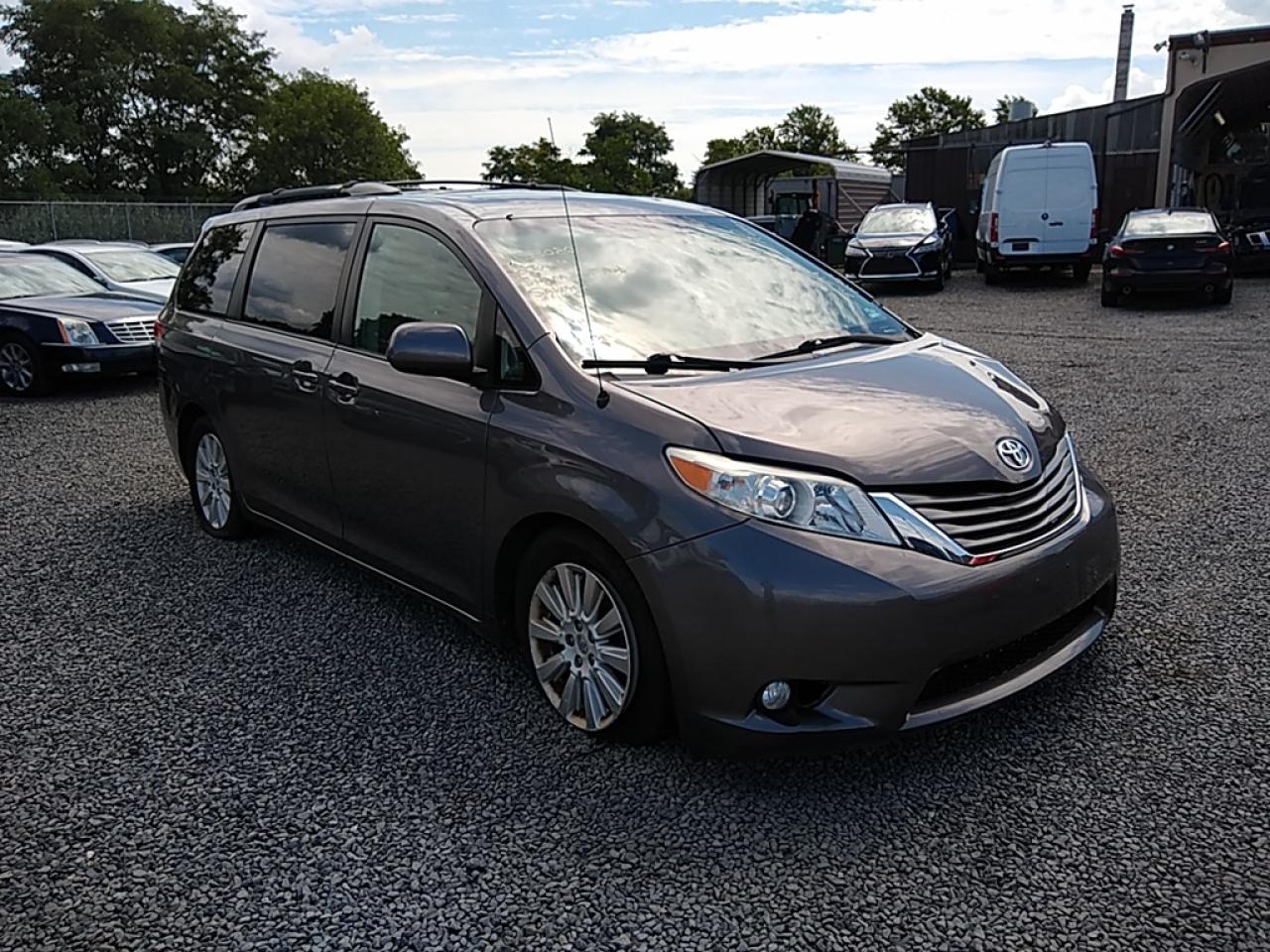 Toyota Sienna (2013)