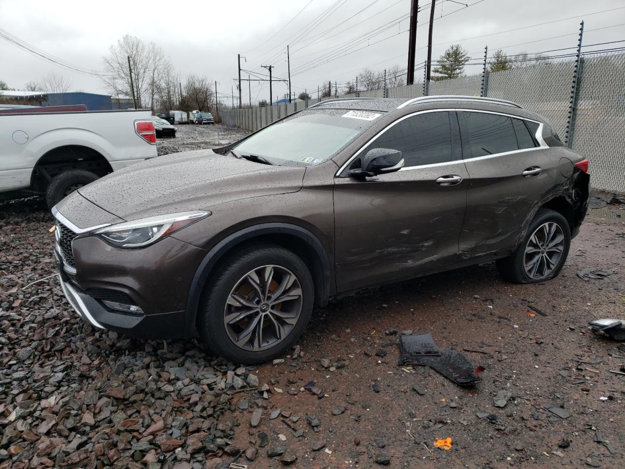 Infiniti Qx30 pure (2018)