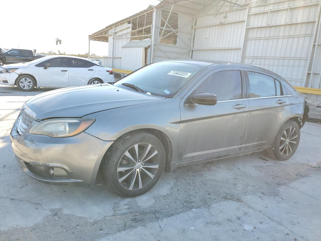 Chrysler 200 s (2011)
