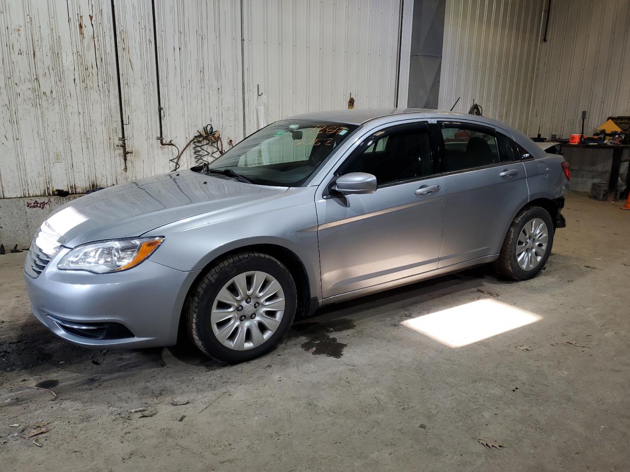 Chrysler 200 lx (2013)
