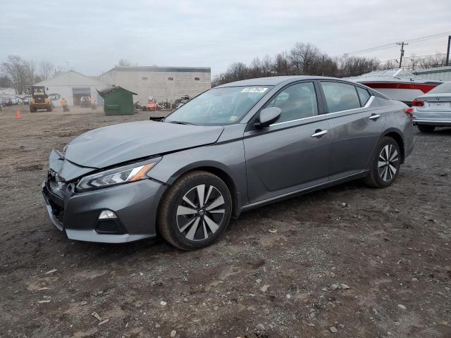 Nissan Altima sv (2022)