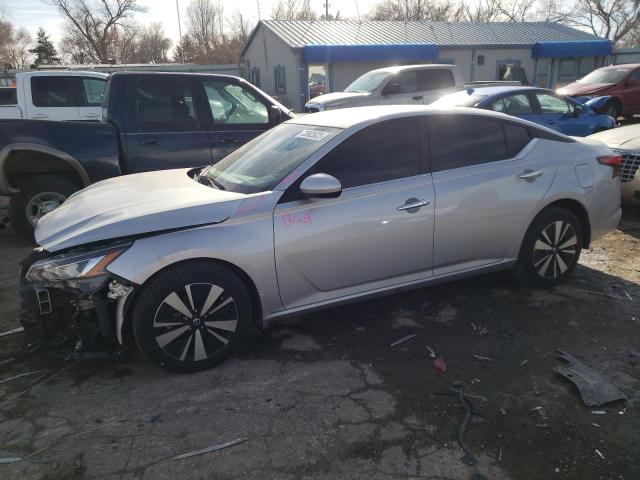 Nissan Altima sv (2021)