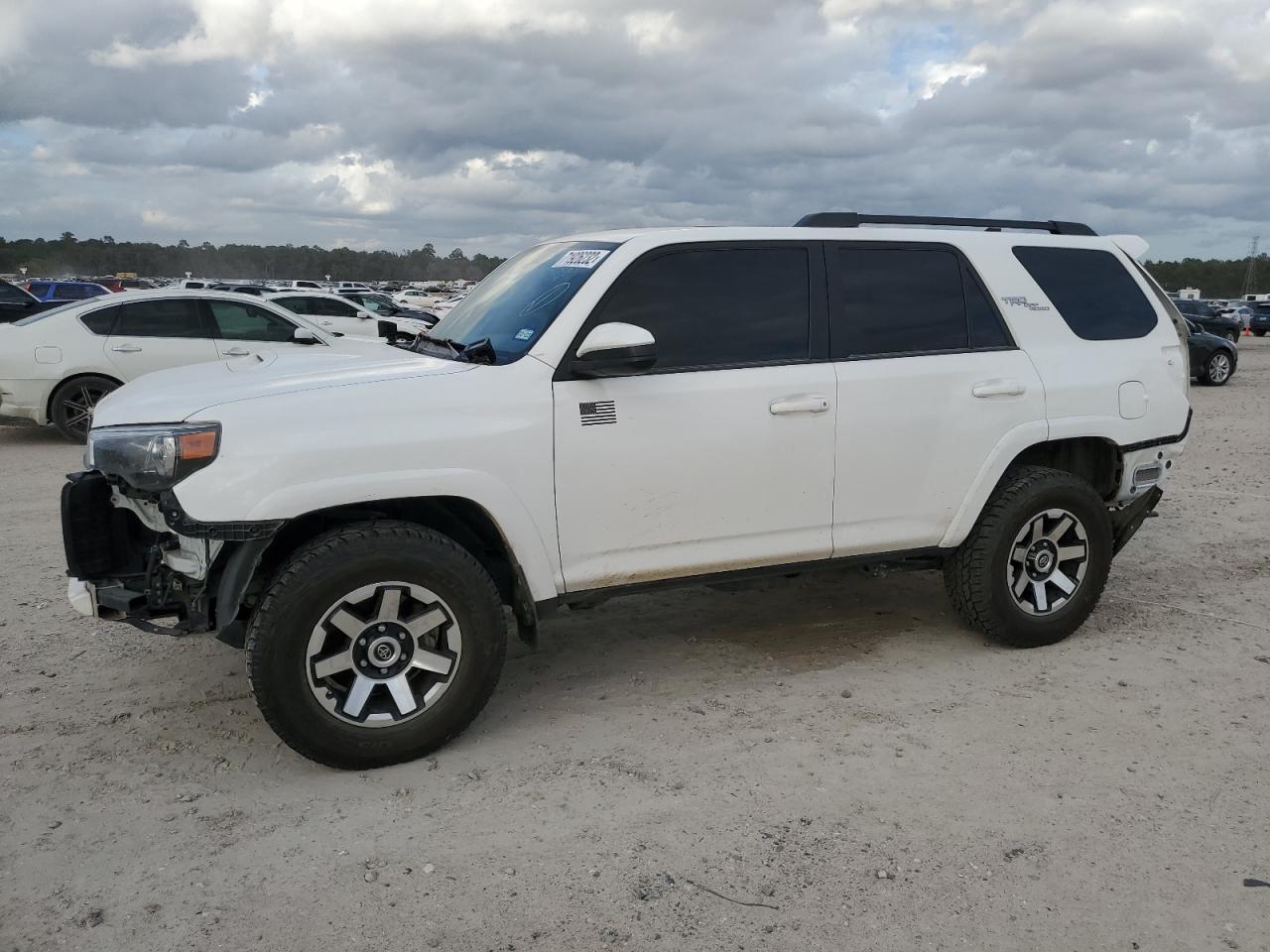 Toyota 4runner sr (2020)