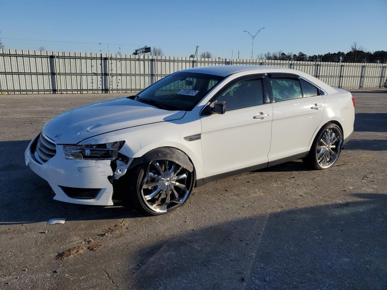 Ford Taurus se (2015)