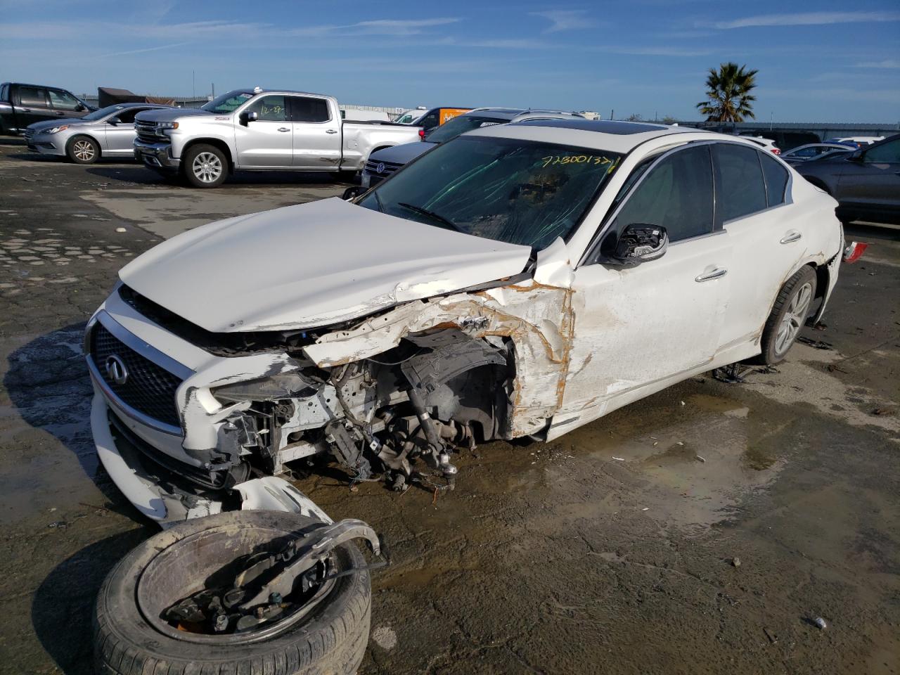 Infiniti Q50 base (2015)