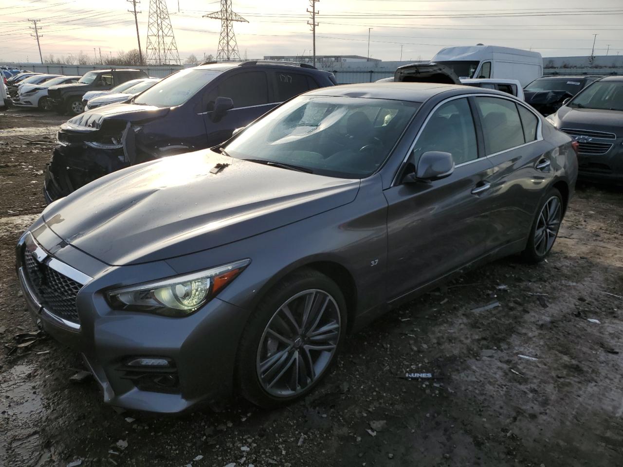 Infiniti Q50 base (2015)