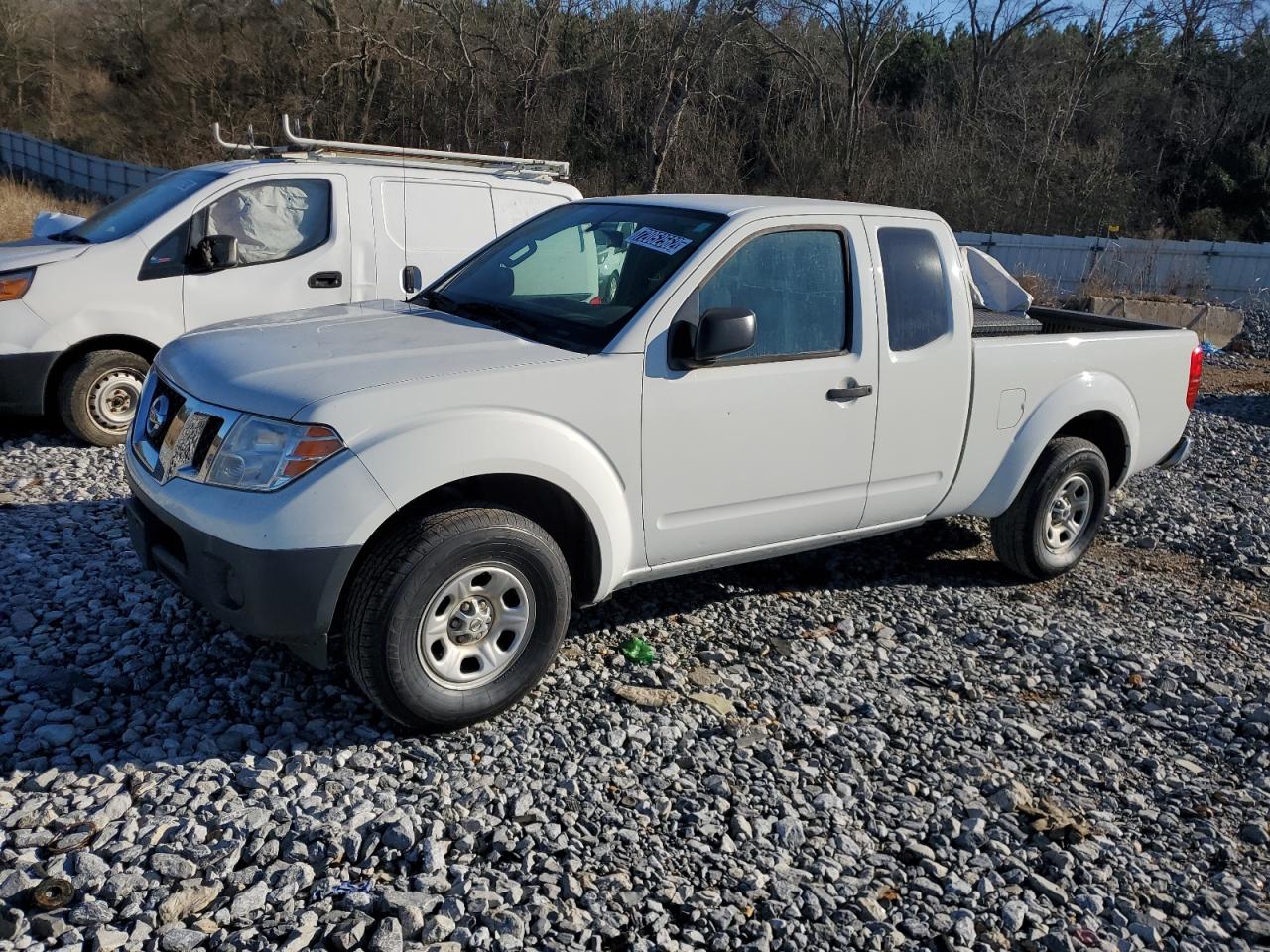 Nissan Frontier s (2015)