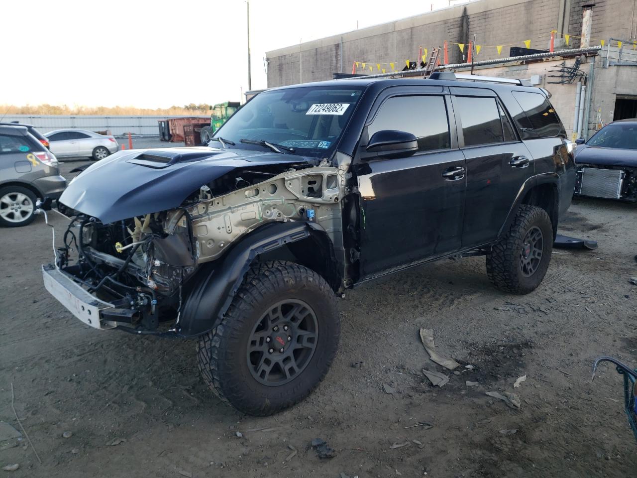 Toyota 4runner sr (2018)