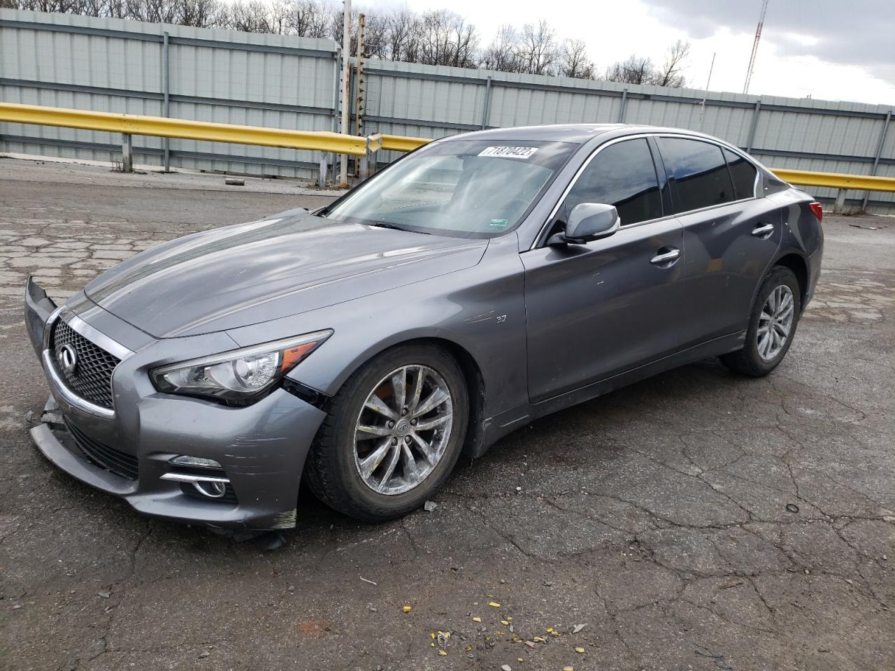 Infiniti Q50 base (2015)