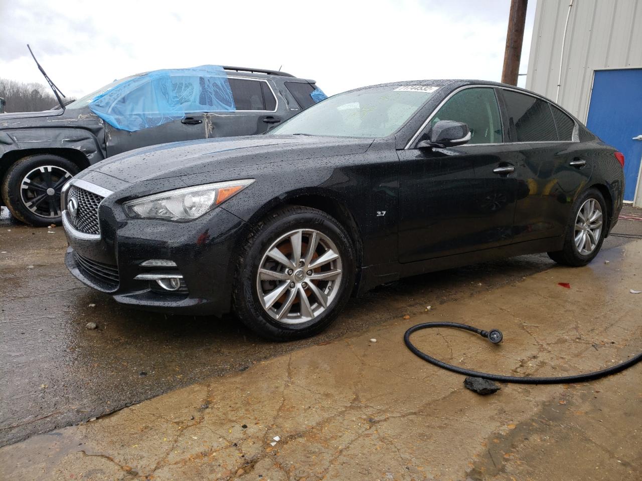 Infiniti Q50 base (2015)
