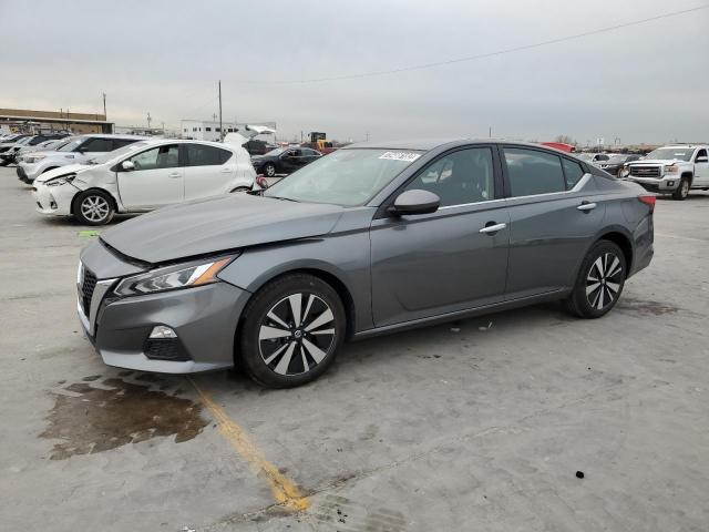 Nissan Altima sv (2022)