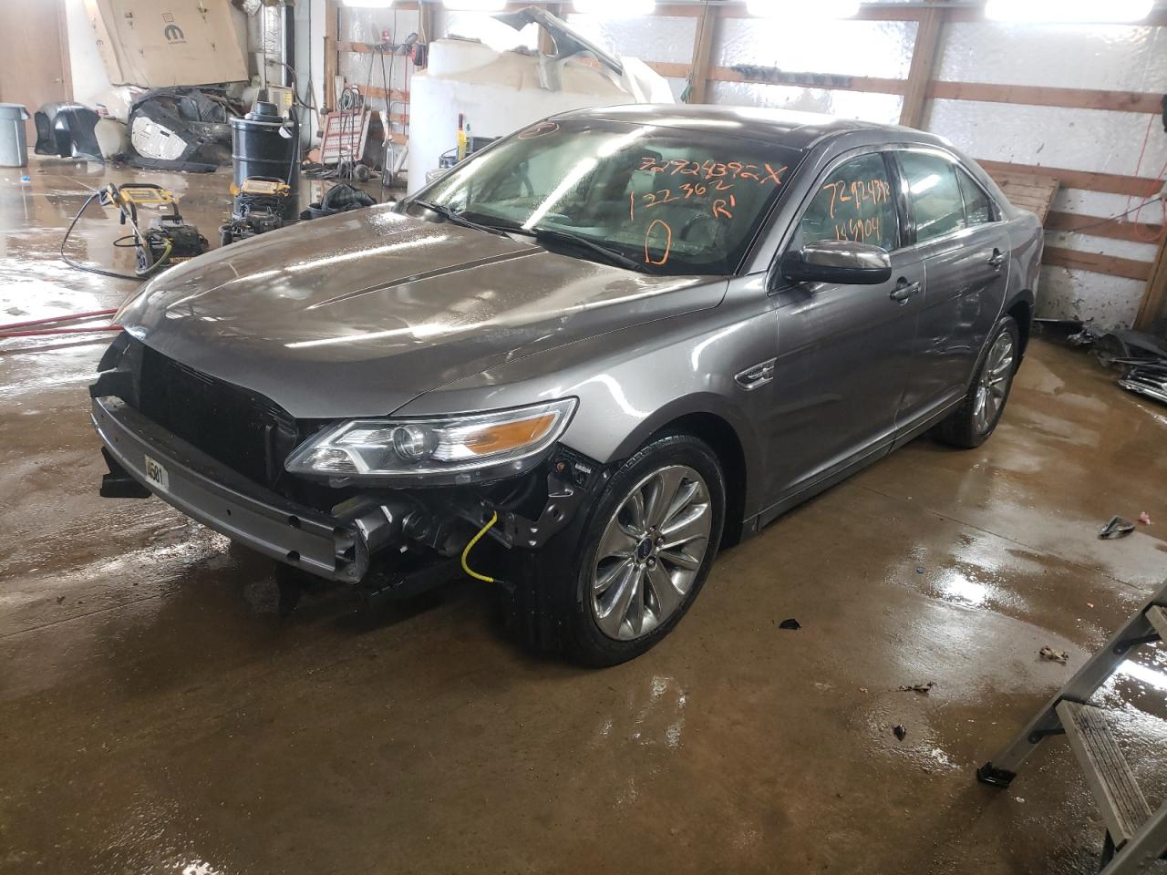 Ford Taurus lim (2012)