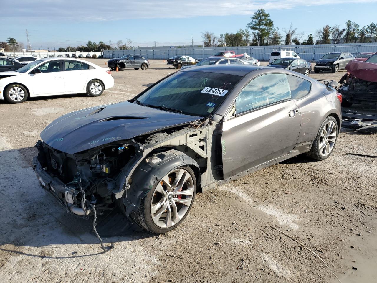 Hyundai Genesis co (2013)